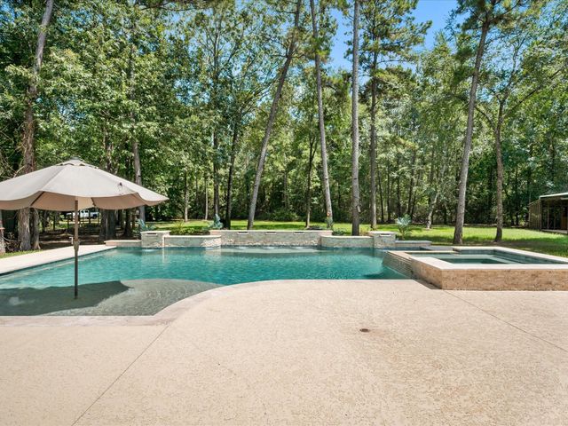 10915 Crawford Circle, Montgomery, TX 77316