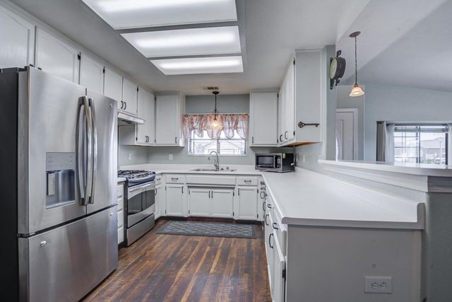 11326 Puffin Way, Redding, CA 96003