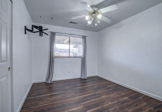 11326 Puffin Way, Redding, CA 96003