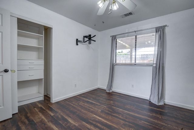 11326 Puffin Way, Redding, CA 96003