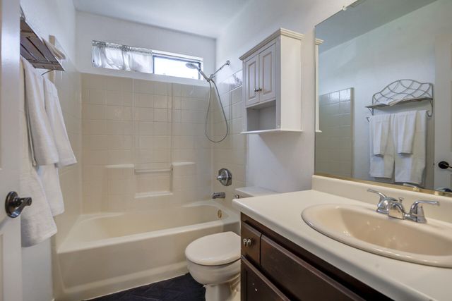 11326 Puffin Way, Redding, CA 96003