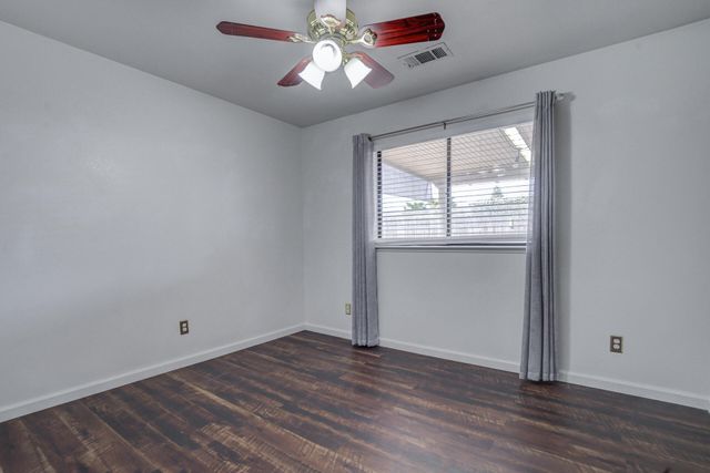 11326 Puffin Way, Redding, CA 96003