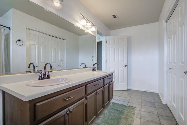 11326 Puffin Way, Redding, CA 96003