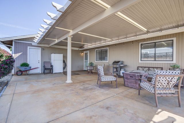 11326 Puffin Way, Redding, CA 96003