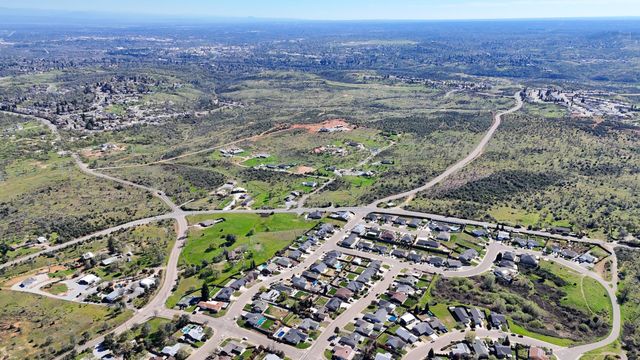 11326 Puffin Way, Redding, CA 96003