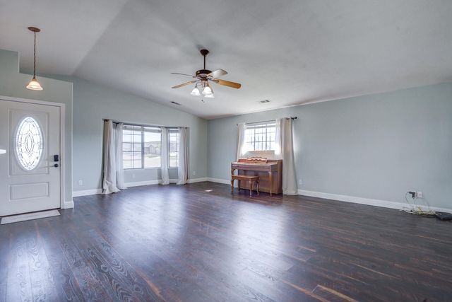 11326 Puffin Way, Redding, CA 96003