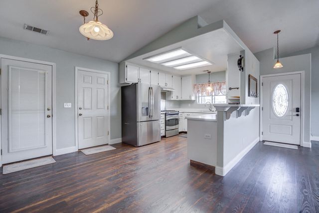 11326 Puffin Way, Redding, CA 96003