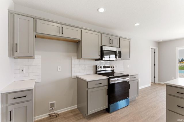 5038 Chickadee Drive, Woodburn, IN 46797