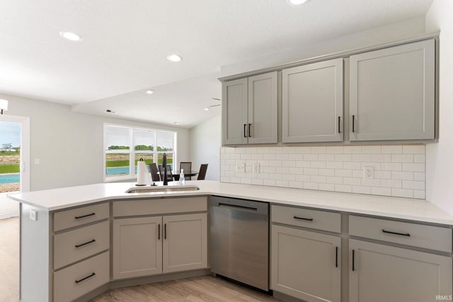 5038 Chickadee Drive, Woodburn, IN 46797