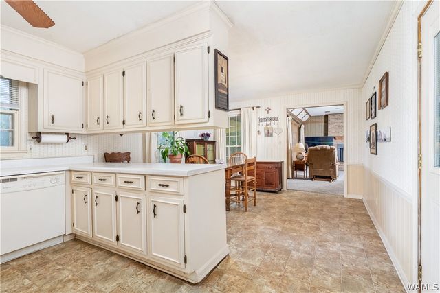 335 42nd St E, Northport, AL 35473