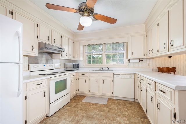 335 42nd St E, Northport, AL 35473