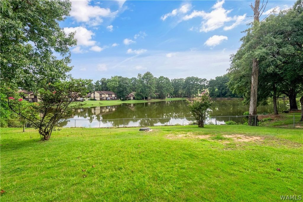 335 42nd St E, Northport, AL 35473