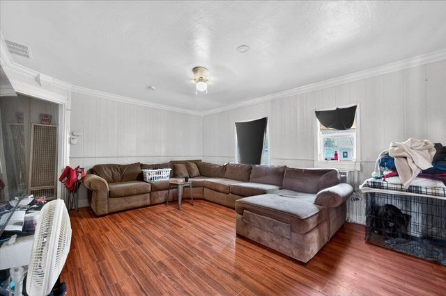 1328 E Fedora Avenue, Fresno, CA 93704