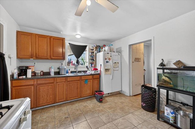 1328 E Fedora Avenue, Fresno, CA 93704