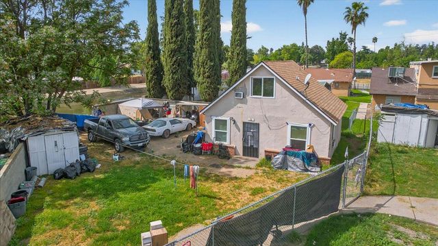 1328 E Fedora Avenue, Fresno, CA 93704