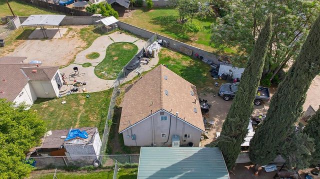 1328 E Fedora Avenue, Fresno, CA 93704