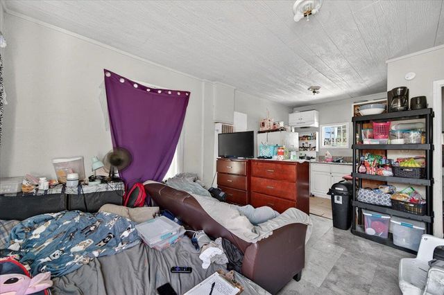 1328 E Fedora Avenue, Fresno, CA 93704