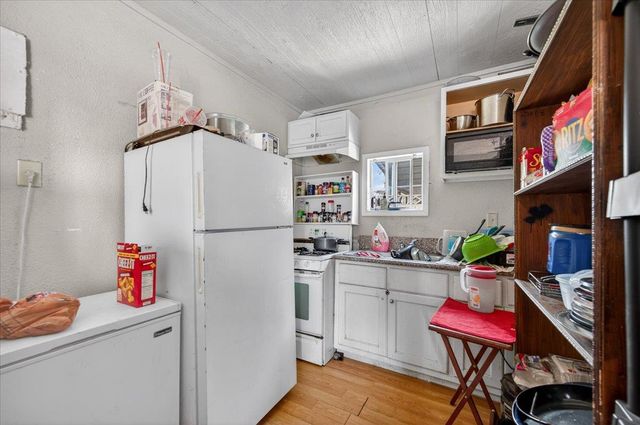 1328 E Fedora Avenue, Fresno, CA 93704