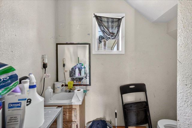 1328 E Fedora Avenue, Fresno, CA 93704