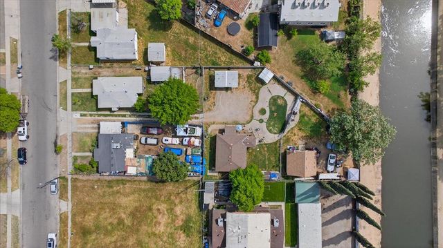 1328 E Fedora Avenue, Fresno, CA 93704