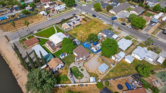 1328 E Fedora Avenue, Fresno, CA 93704