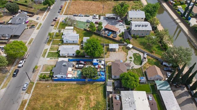 1328 E Fedora Avenue, Fresno, CA 93704