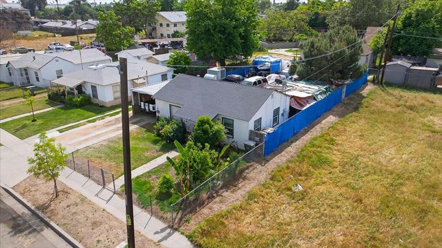 1328 E Fedora Avenue, Fresno, CA 93704