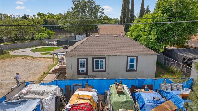 1328 E Fedora Avenue, Fresno, CA 93704