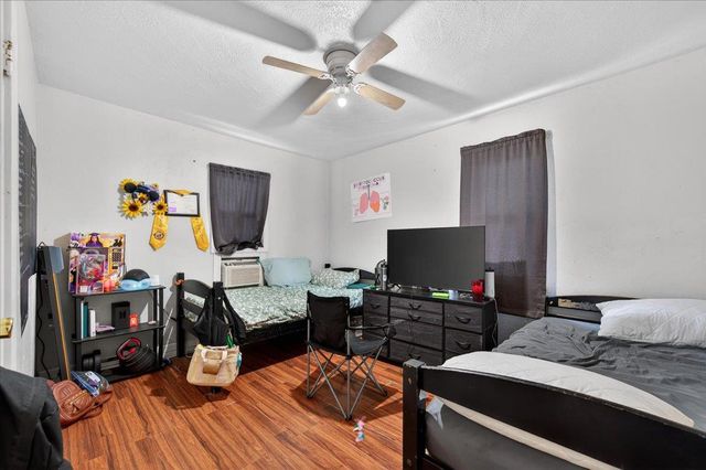 1328 E Fedora Avenue, Fresno, CA 93704