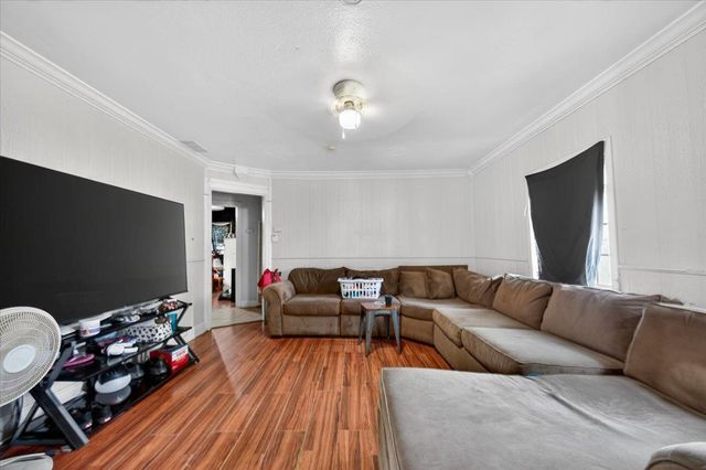 1328 E Fedora Avenue, Fresno, CA 93704