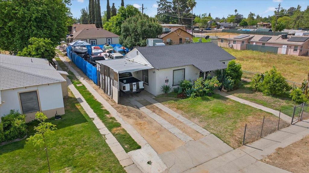 Image 44 of property listing at 1328 E Fedora Avenue, Fresno, CA 93704