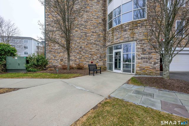 60 Maple Street APT 17, Branford, CT 06405