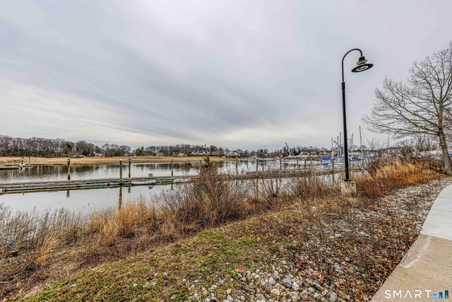 60 Maple Street APT 17, Branford, CT 06405