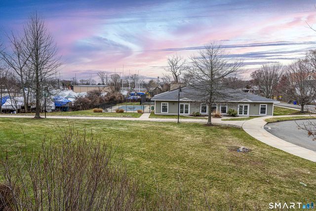 60 Maple Street APT 17, Branford, CT 06405