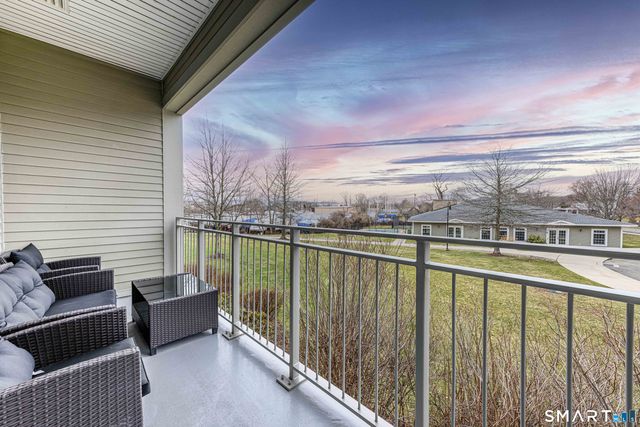 60 Maple Street APT 17, Branford, CT 06405