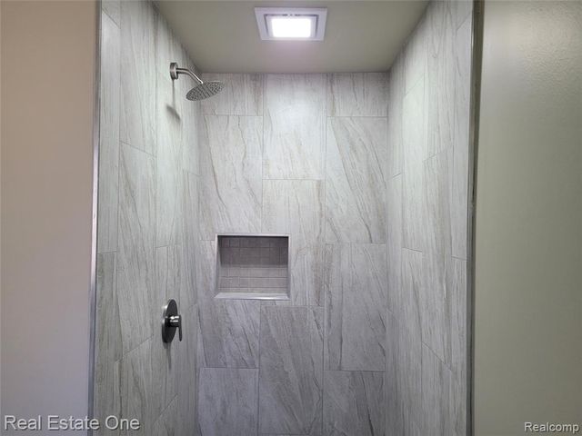 4212 Halkirk Drive, Waterford, MI 48329