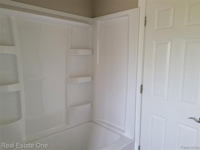 4212 Halkirk Drive, Waterford, MI 48329