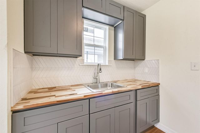 2619 Bellview Street, La Marque, TX 77568