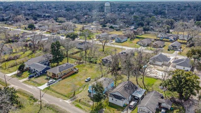 2619 Bellview Street, La Marque, TX 77568