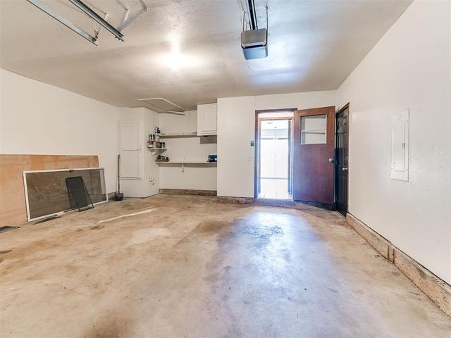 1012 Hargis Lane, Moore, OK 73160