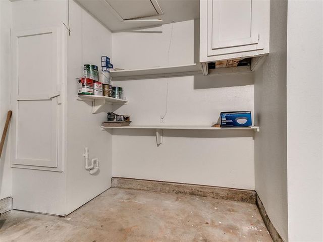 1012 Hargis Lane, Moore, OK 73160