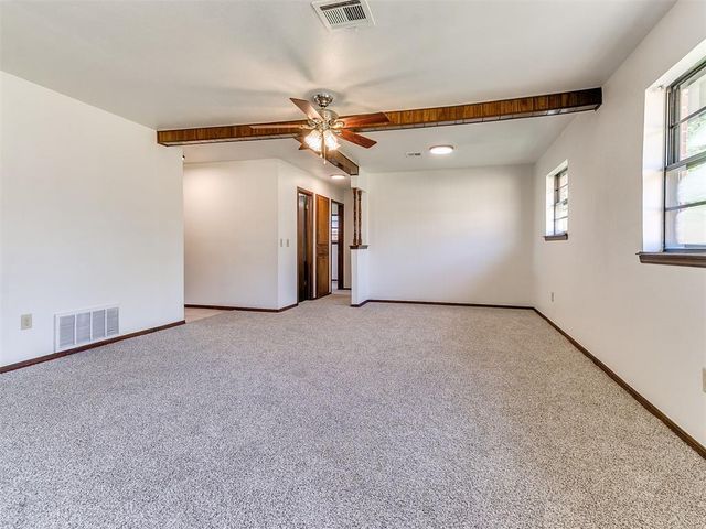 1012 Hargis Lane, Moore, OK 73160