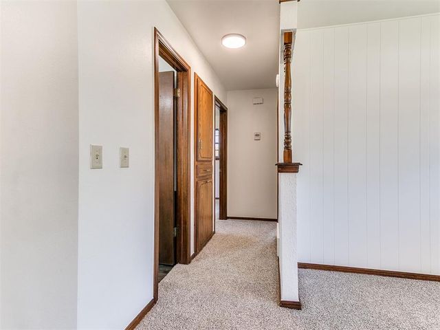 1012 Hargis Lane, Moore, OK 73160