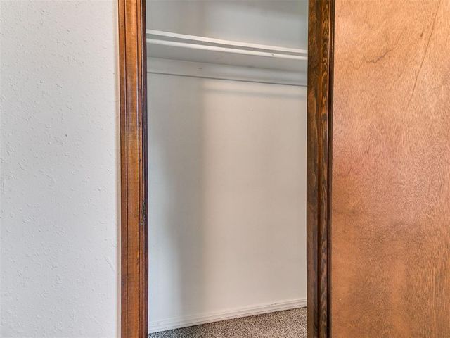 1012 Hargis Lane, Moore, OK 73160