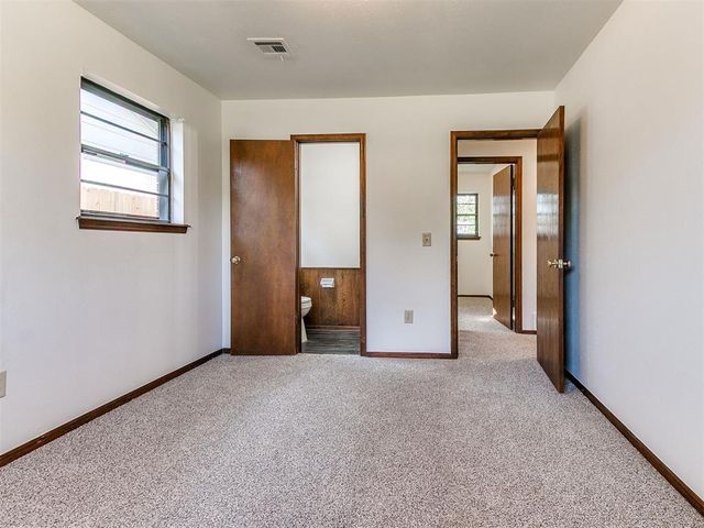 1012 Hargis Lane, Moore, OK 73160