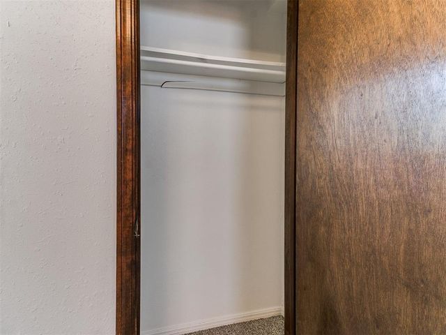 1012 Hargis Lane, Moore, OK 73160
