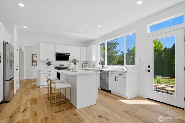 23991 SE 10th Street, Sammamish, WA 98075
