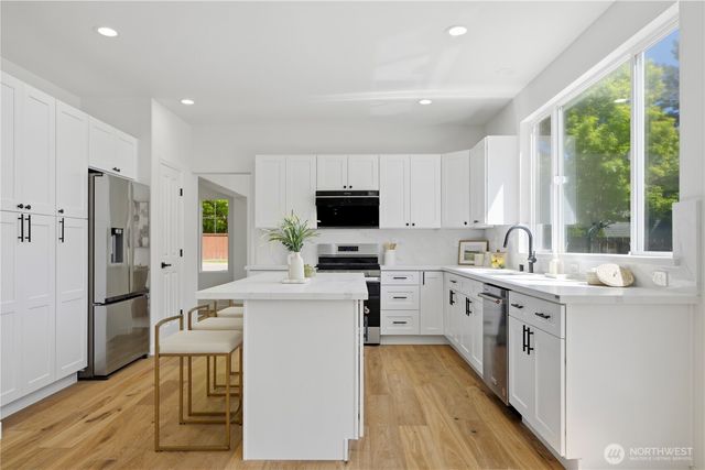 23991 SE 10th Street, Sammamish, WA 98075