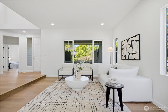 23991 SE 10th Street, Sammamish, WA 98075