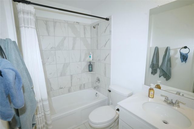 8014 Purple Aster PASS, Lago Vista, TX 78645